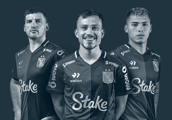 Tarjeta deportiva con identidad de club y enfoque de apuestas visuales